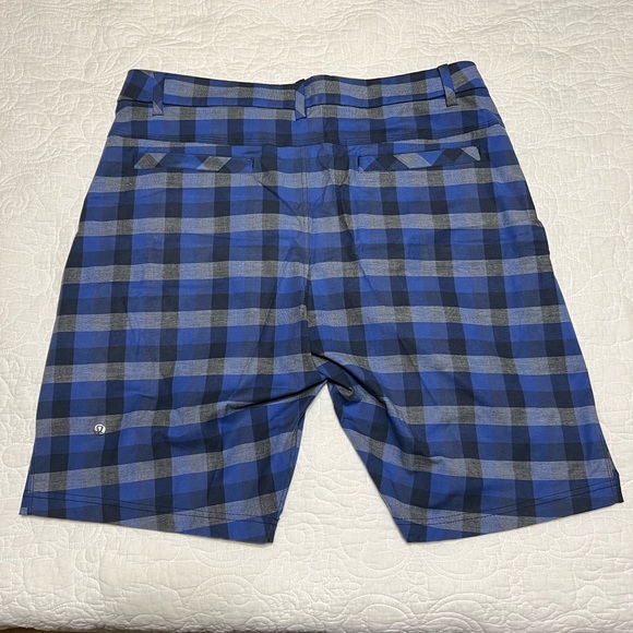 Lululemon Men’s Short - Picture 2 of 2